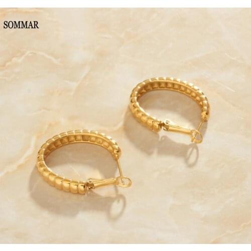 SOMMAR Fashion Design Gold color female clip earrings Vintage croissants women earing jewelry display