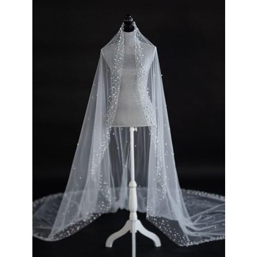 Gorgeous White Wedding Veil Long Bridal Veils with Comb and Beading Wedding Accessories Bridal Veils