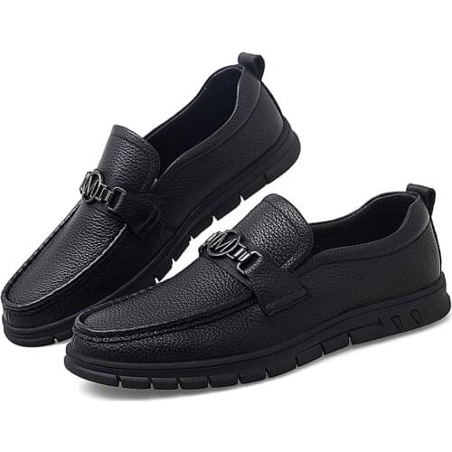 Mens high-end first layer leather driving shoes, fashionable peas shoes, soft sole soft top casual shoes, dad shoes