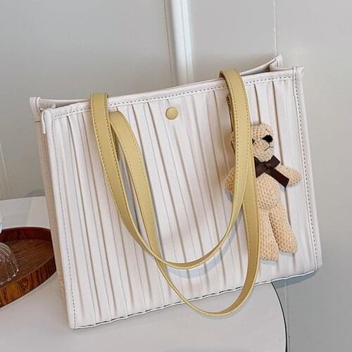 Soft Tote Bag Womens Designer Large Capacity Casual Shoulder Bag High Quality PU Leather Ladies Solid Color Bear Pendant Handbag