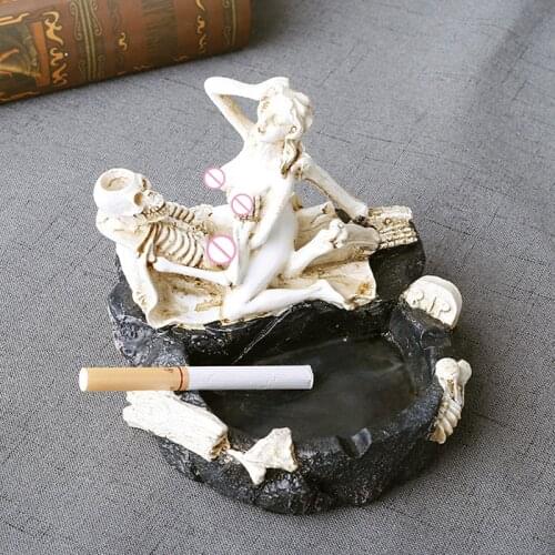 Funny Creative Skull Ashtray Beauty Personality Fashion Accessories Resin Ash Tray Home Decor Gifts smoking Halloween Horror