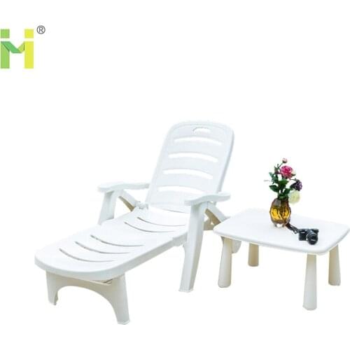 Outdoor PP Plastic Folding Lounge Beach Chair with wheels