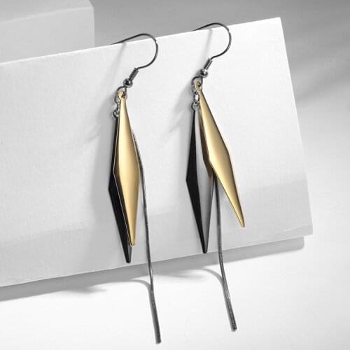 2021 New earrings Europe Crystals from Swarovskis Personality cool wind alloy geometry tassel jewelry Fit Women and female