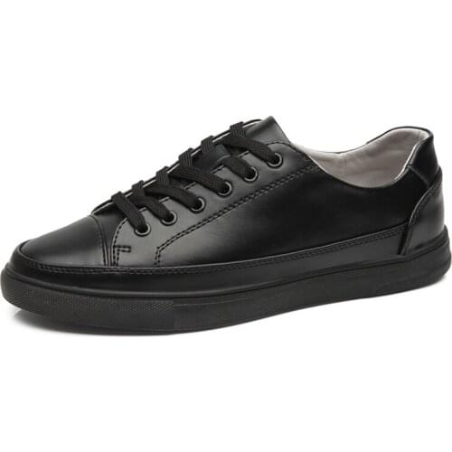 Men Casual Shoes High Quality Leather Mens Loafers Breathable Outdoor White Sneakers Soft Light Fashion Men Shoes Flats