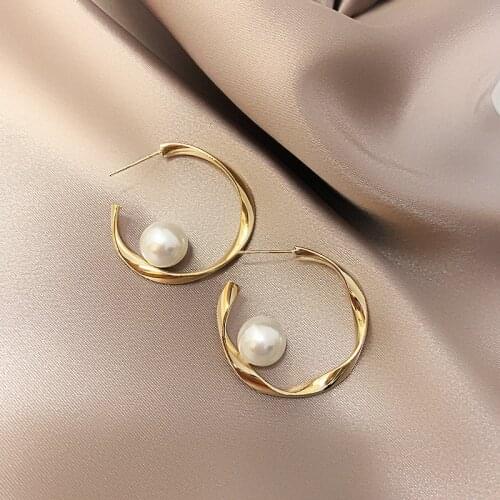 Korean Fashion Geometric C-shaped Pearl Earrings for Women French Style Simple Personality Jewelry Temperament Stud Earrings