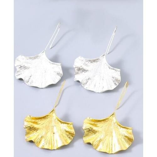 Fashion Metal Ginkgo Leaf Earrings Female Popular Exaggerated Dangle Earrings Party Accessories