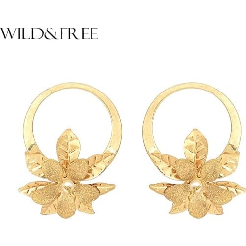 Wild&Free Fashion Gold Flower Pendant Stud Earrings Statement Circle Simple Pearl Plant Earrings Jewelry For Women Gift Brincos