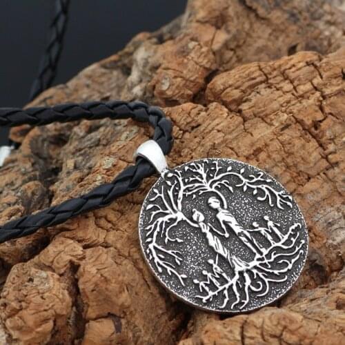 Viking Jewelry Tree of Life Family Round Pendant Necklace Mens Womens Necklace Fashion Retro Metal Accessories Party Jewelry
