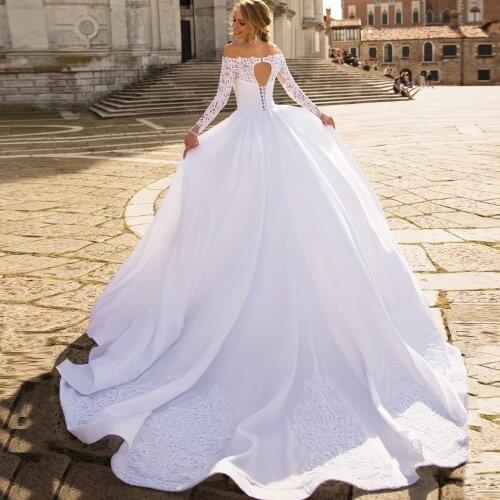 Exquisite Satin Ball Gown Wedding Dress 2020 Long Sleeves Boat Neck Applique Dresses Vestido De Noiva