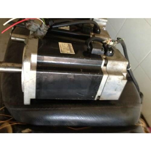 Servo motor R7M-Z40030-S1Z R7M-Z40030-S1Z , New one , 100 % appearance new , 120 months warranty , fastly shipping