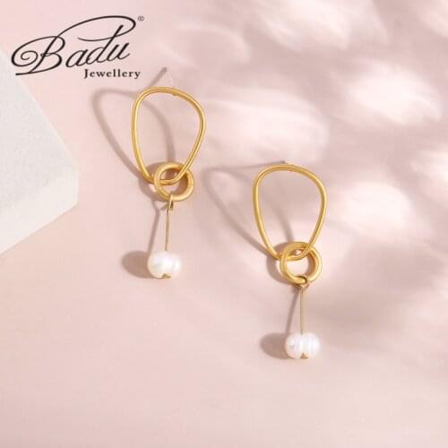 Badu New Retro Irregular Freshwater Pearl Earrings Matte Gold Dangle Drop Earrings for Women Fashion Geometric Jewelry Gifts