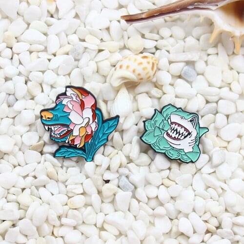 Shark Head In Fashion Creative Flowers Wolf Head Invisible Piranha Flower Brooch Personality All-match Clothing Accessories