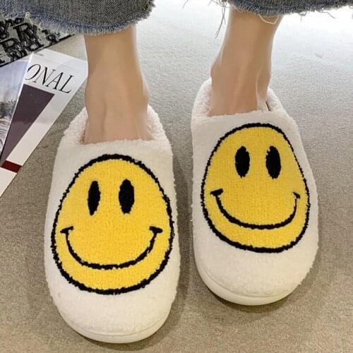 Cartoon Smiley Face Pattern Winter Ladies Slippers Fluffy Slippers Home Warm Fur Slippers Smiley Face Slippers Couple Slippers