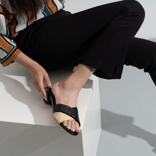 Womens low heeled sandals, colorful thick heeled mid-heeled slippers, outdoor use, fashionable and mature with heeled slippers