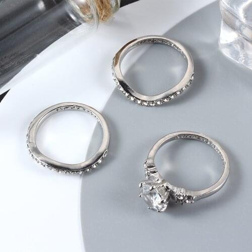 Ladies Ring Fashion Charm Silver Inlaid Zircon Set Ring Banquet Engagement Ring To Give Girlfriend A Birthday Gift