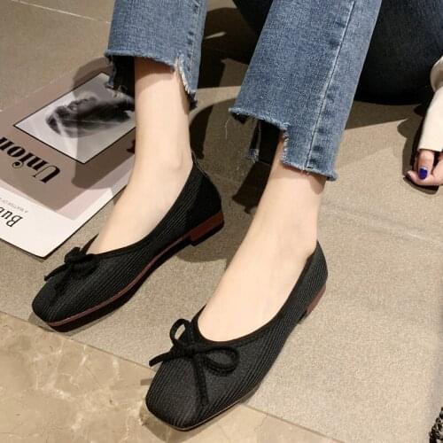 2020 Spring and Summer fashion New Retro Women Flat Shoes Design Round Top Metal Button Flat Loafer Zapatillas Mujer W33-05
