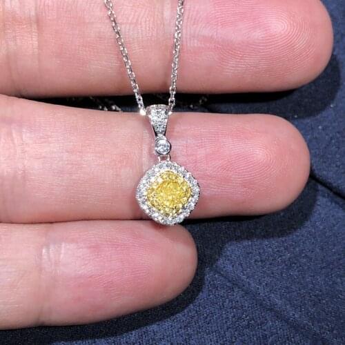 Wedding Moissanite Diamond Necklace 18K 750 White Gold D color H0015 with a certificate