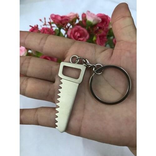 50pcs Novelty Mini Saw Keychains Metal Spade Keyrings Key Chains Keyfob 3D Saw Metal Tool Souvenir keychains