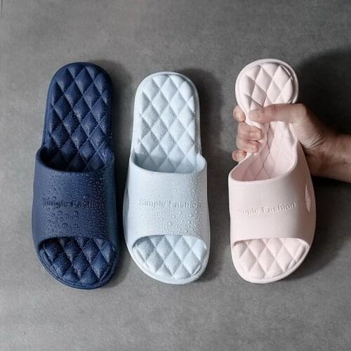 Men Indoor Home Slippers Summer Non-Slip Light Hotel Shoes Couple Soft Bottom Sandals Slippers male Flat Shoes Flip Flops