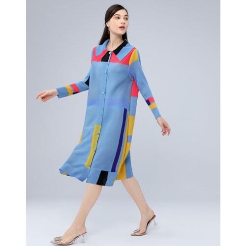 New Drape Fashion Age Reduction Windbreaker In The Long Spring And Summer Print Clash Color Breasted Temperament Coat Dress Spot
