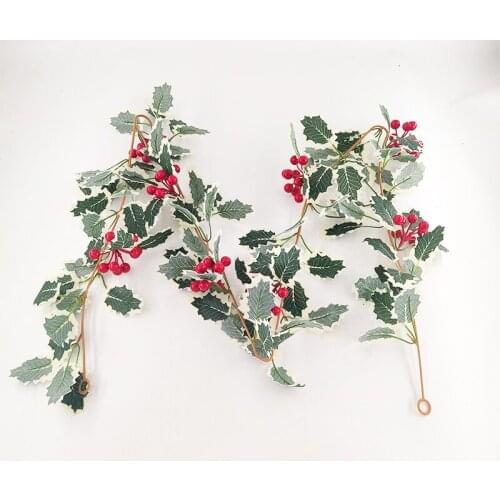 Artificial Red Berries Green Leaves Wreath Festival Home Decoration Christmas Rattan For Door Ornament Wall Hanging