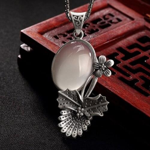 2018 New Time-limited Carnelian Accented Pure Retro Plum Blossom Mosaic Pomegranate Lady Long Sweater Chain Pendant