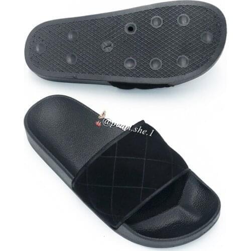 2021 New Ladies Faux fur slippers Outside shoes designer slippers famous brands Comfortable Faux Fox fur Winter slippers