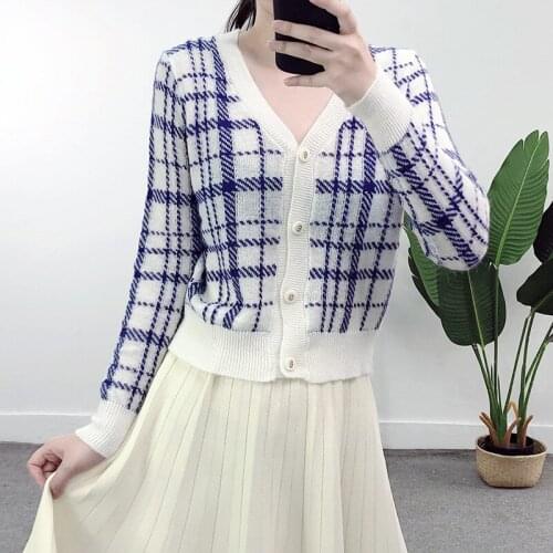 Plaid Cardigan Sweater Women 2021 Autumn New Womens V-neck Long-sleeved Loose Thin Knitted Cardigan Korean Fashion Knitwear