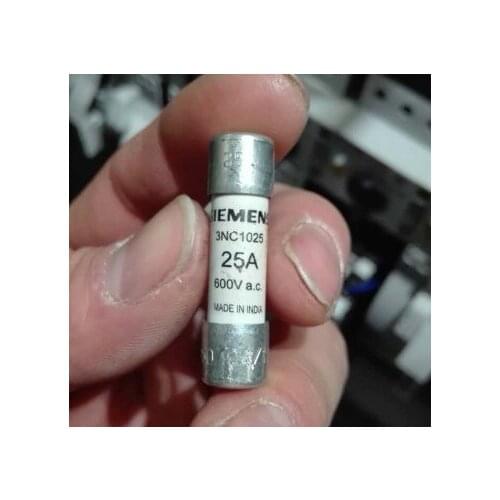 Fuses: 3NC1025 25A 600V / 3NC1016 16A 600V / 3NC1010 10A 600V / 3NC1012 12A / 3NC1020 20A aR 10*38