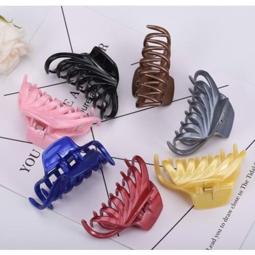 Large senior 1Pcs Women Hair Clip Plastic Acrylic senior Hairpins Solid Black Hair Crab Claws Girls Make Washing Accessories