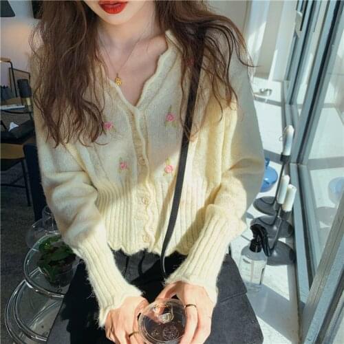 2020 Knitted Cardigan Women Sweaters Winter Tops Japanes Style Button Knitted Sweater Women Vintage Flower Print Coat Kawaii