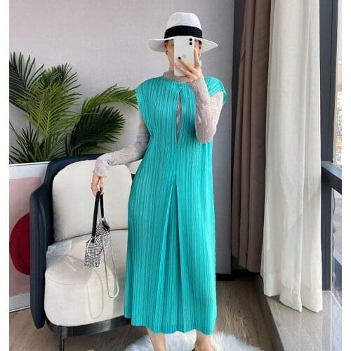 HOT SELLING Miyake solid pleated dress sleeveless o-neck straight one-piece dress IN STOCK