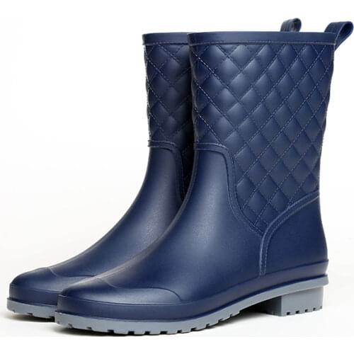 New Leisure rain boots women Low-Heeled Round Toe Shoes Waterproof Middle Tube Rain Boots chaussures femmes sdc2