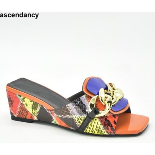 New Arrival Patent Leather Metal Chain Miexed Color Wedges Shoes for Women Nigerian Women Party Pumps Ladies Shoes and Sandals