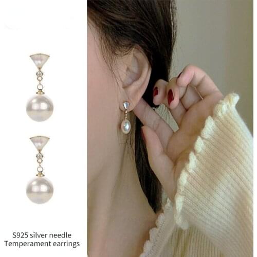Small Skirt Pearl Earrings Female Autumn and Winter Simple Niche Earrings High-end Earrings Hong Kong Flavor Retro Temperament