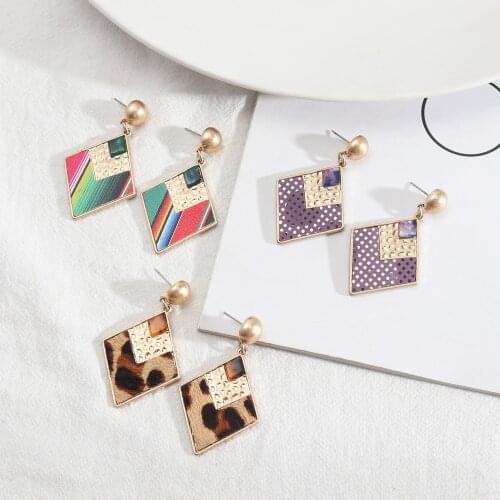 PU Leather V Shaped Contrast Rhombus Frame Charms Earrings Chromatic Fashion Exquisite Individual Earing for Women Gift Jewelry