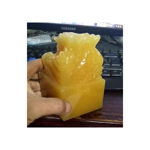 Natural rice topaz Panlong jade dragon town house seal treasure can be customized lettering