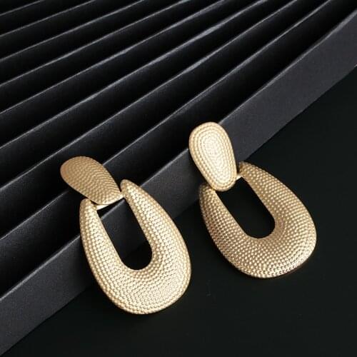 Wholesale JUJIA Fashion Statement Earrings Big Metal Geometric Pendant Earrings For Women Hanging Dangle Earrings Bohemian