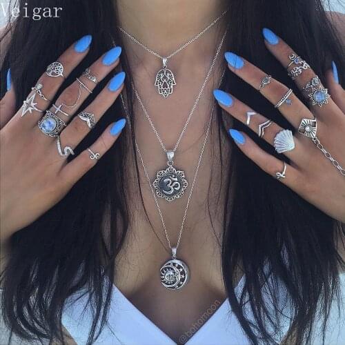 Hamsa Hand Clavicle Chain Star and Moon Pendant Necklace Female 2018 Fashion Jewelry Ladies Party Layered Necklaces Bijoux Femme