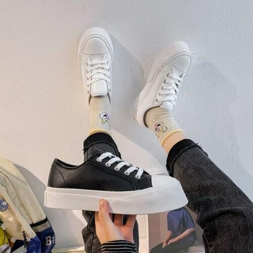 2021 Spring Korean flat heel big toe shoes female casual front lace low-cut student womens shoes fashion womens single shoes