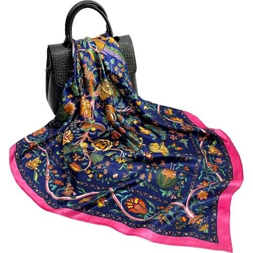 2021 New Silk Scarves for Women with The Same Printing Custom Logo Big Shawl 90CM Wholesale Scarf