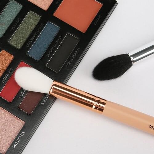 1pc Professional Individual Facial Makeup Brush Fluffy Nylon Wool Highlighter Nose Eye Shadow Brush Face Trimming Flame Shape