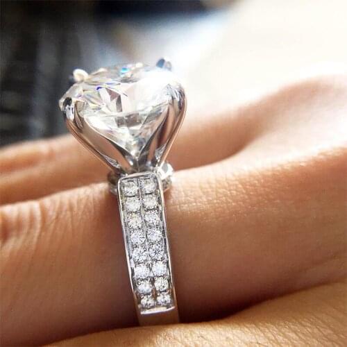 Huitan Gorgeous Women Ring Round Cut Zircon Classic Wedding Ceremony Ring Anniversary Gift for Wife Timeless Style Jewelry New