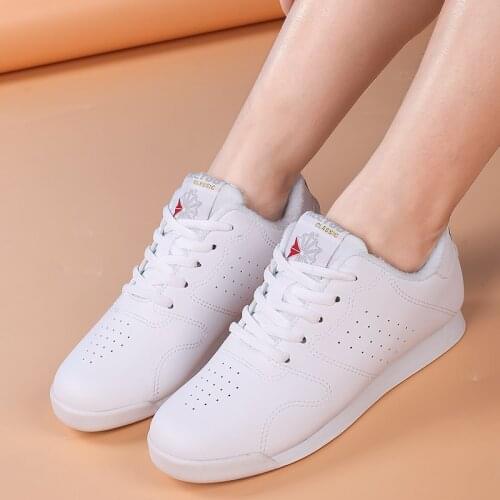 Competitive gymnastics fitness shoes made of good materials for sports aerobics shoes