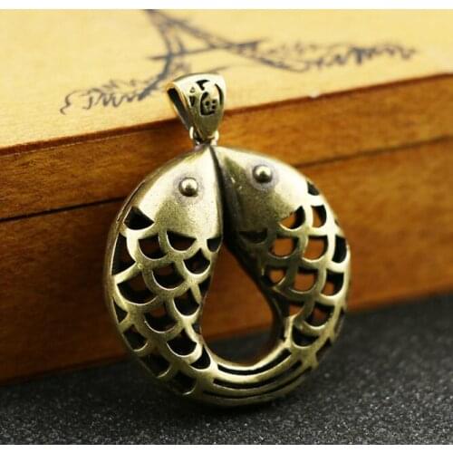 Collection Chinese Brass Carved Animal Beautiful Double Fish Exquisite Small Pendant Statue Gift