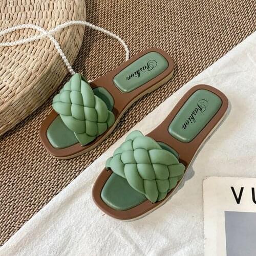 2021 New Summer Indoor Woven Slippers Women Closed Toe Sandals Female Outdoor Beach Casual Square Heel Flat Flip Flop