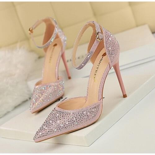 283-16 Korean version of sweet high heels, high heels, and shallow tips, hollow word with water drill sandals