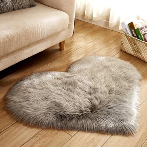 Faux Fur Plush Floor Carpet Heart Shaped Soft Fluffy Area Rug Mat Super Shaggy Home living Room Bedroom Ground Carpet Pad
