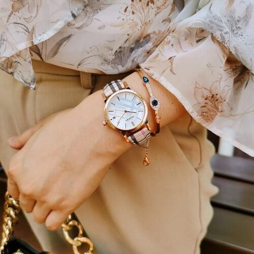 Fashion All-Match With Calendar Temperament Lattice Pattern Stitching Belt Alloy Dial Quartz Womens Watch Relojes Para Mujer