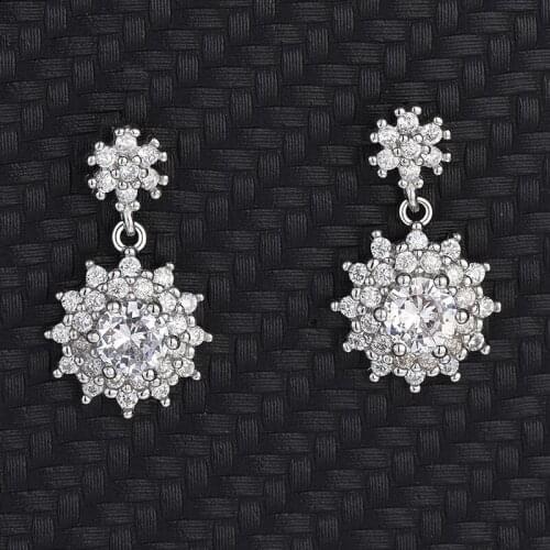 Micro-Encrusted Zircon Earrings Ms. Simple Snow Flower Earrings Temperament S925 Sterling Silver Short Paragraph